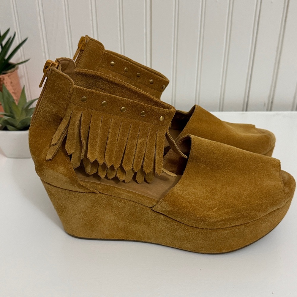 Chocolat Blu Platform Suede Open Toe wedge sandal bootie, Size 8